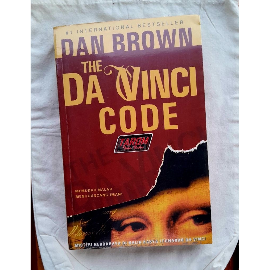 The Da Vinci Code : Dan Brown