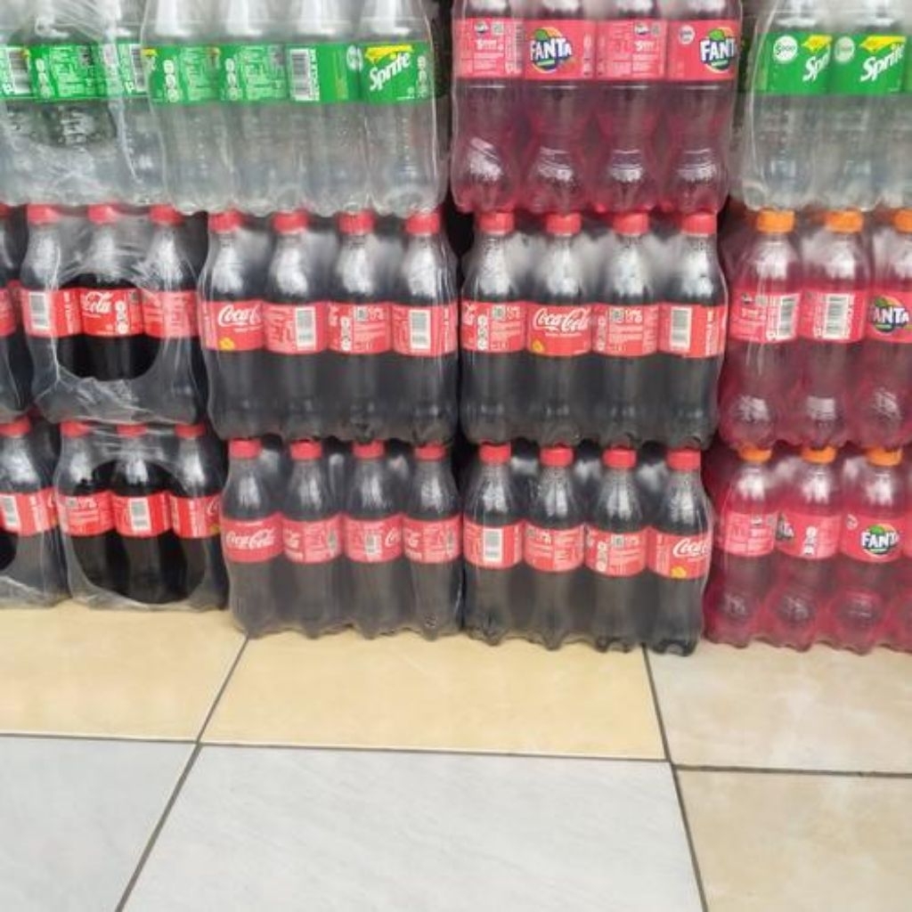 fanta kemasan 390 ml 1 lusin isi 12