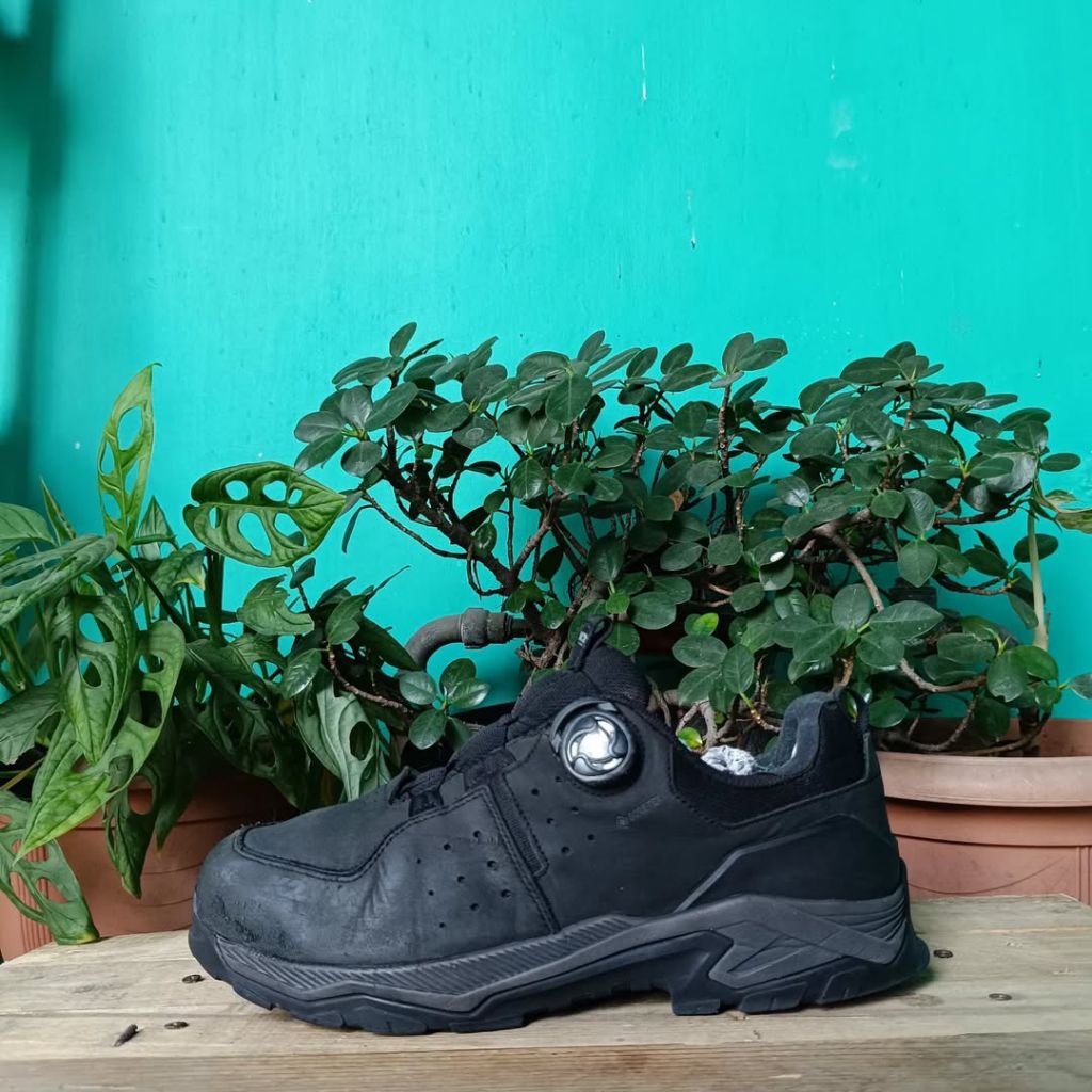 sepatu gunung hiking treking outdoor boa system k2 size 43