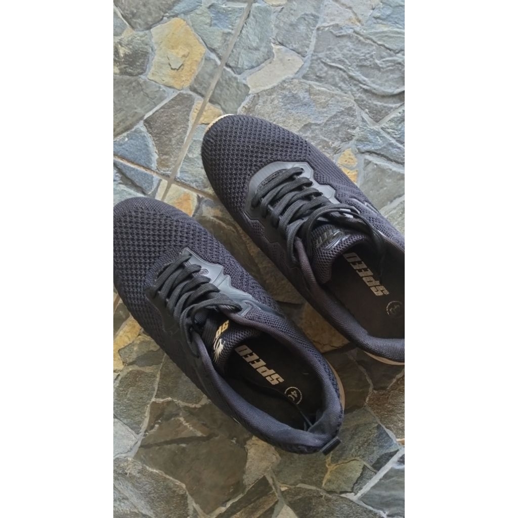 preloved Sepatu merk SPEED sekolah kekinian awet dan nyaman