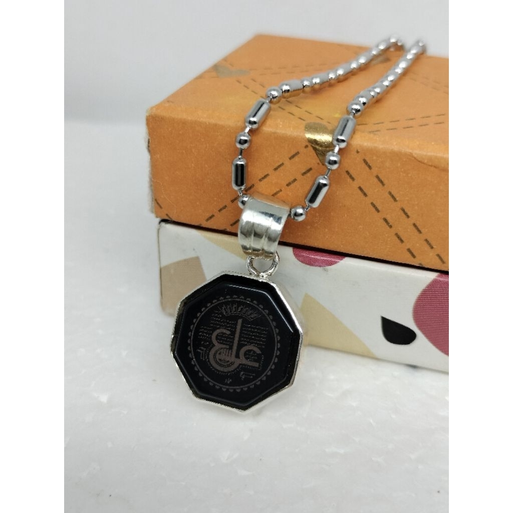 Liontin Perak Batu Akik Hitam Hiriz Nadi Ali