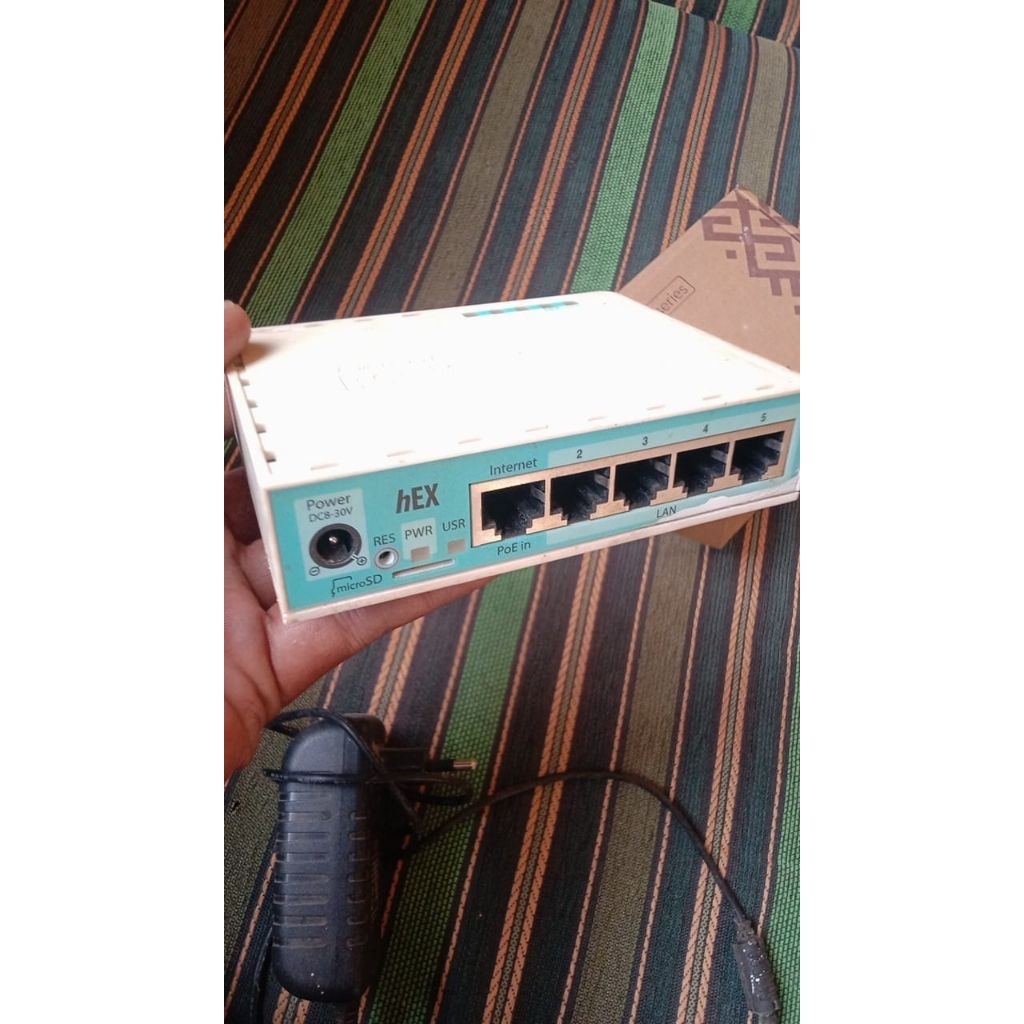 Mikrotik RB750GR3 Router - Bekas Pake, Masih Sehat 100%, Dijual Karena Upgrade