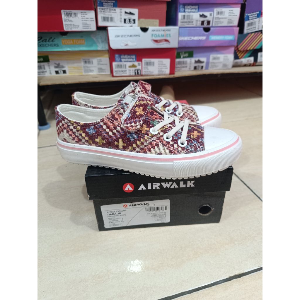 AIRWALK TIARA SIZE 32