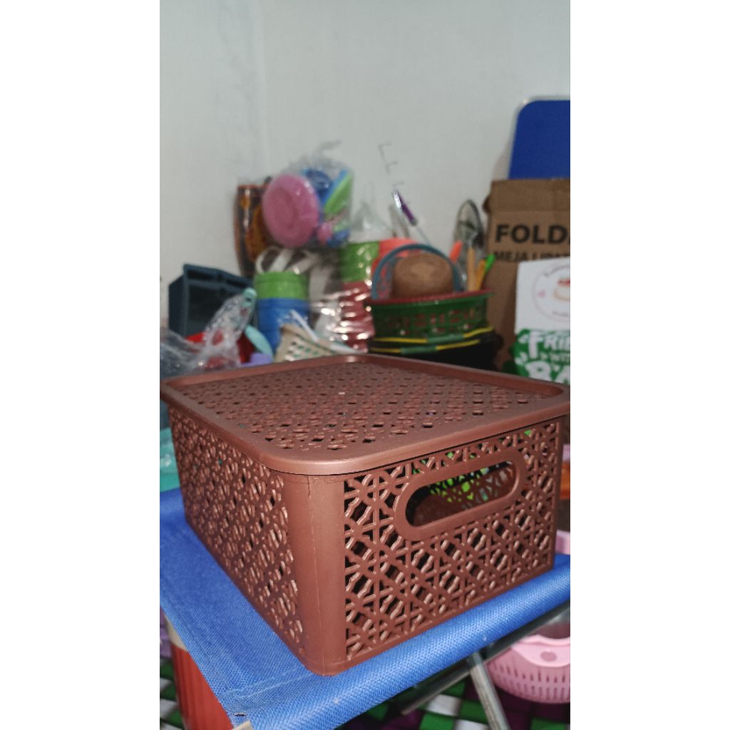 KERANJANG SERBAGUNA TUTUP COKLAT PLASTIK