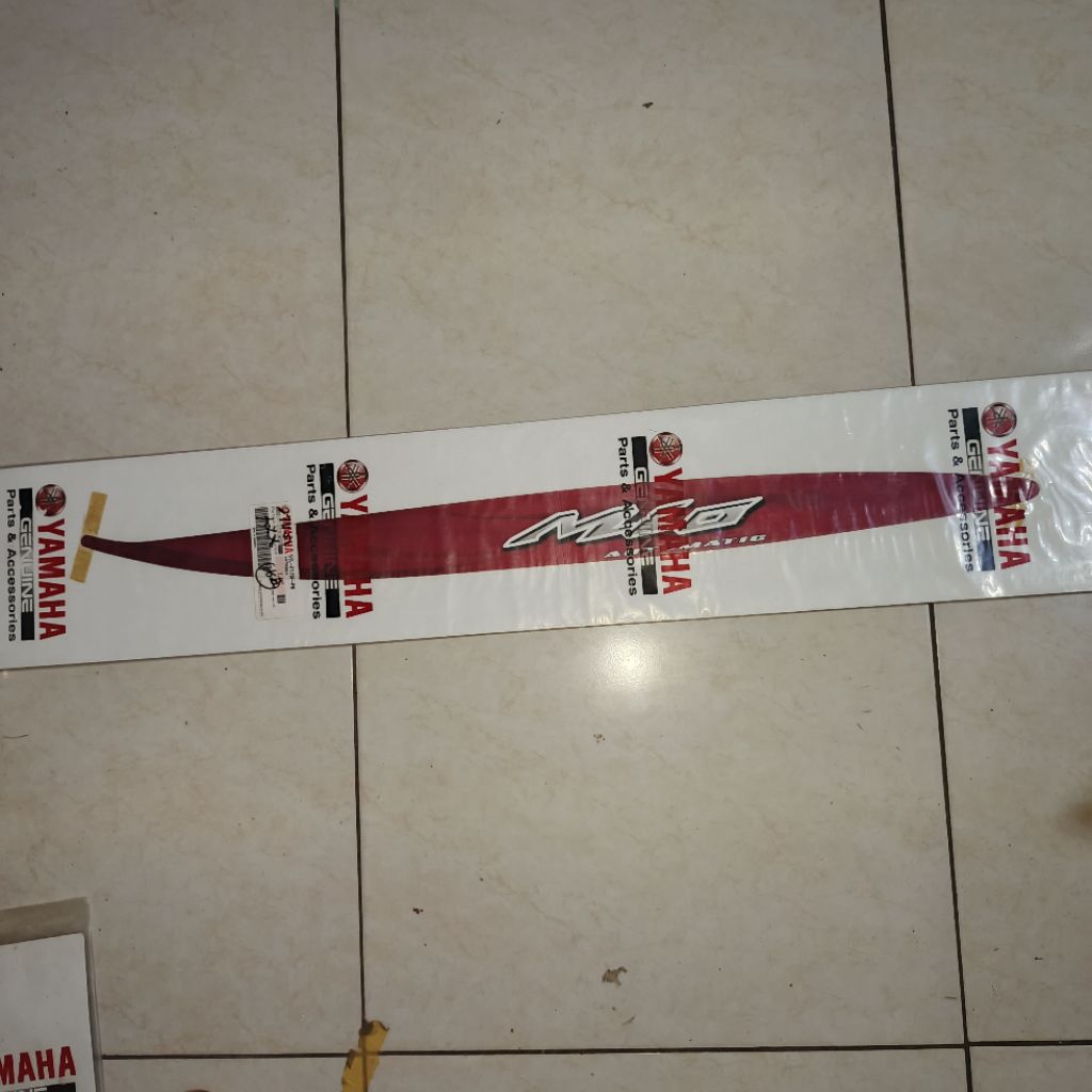 Stiker Striping Graphic Yamaha Mio Lama sporty Merah Marun model velg ruji 2007 Original yamaha