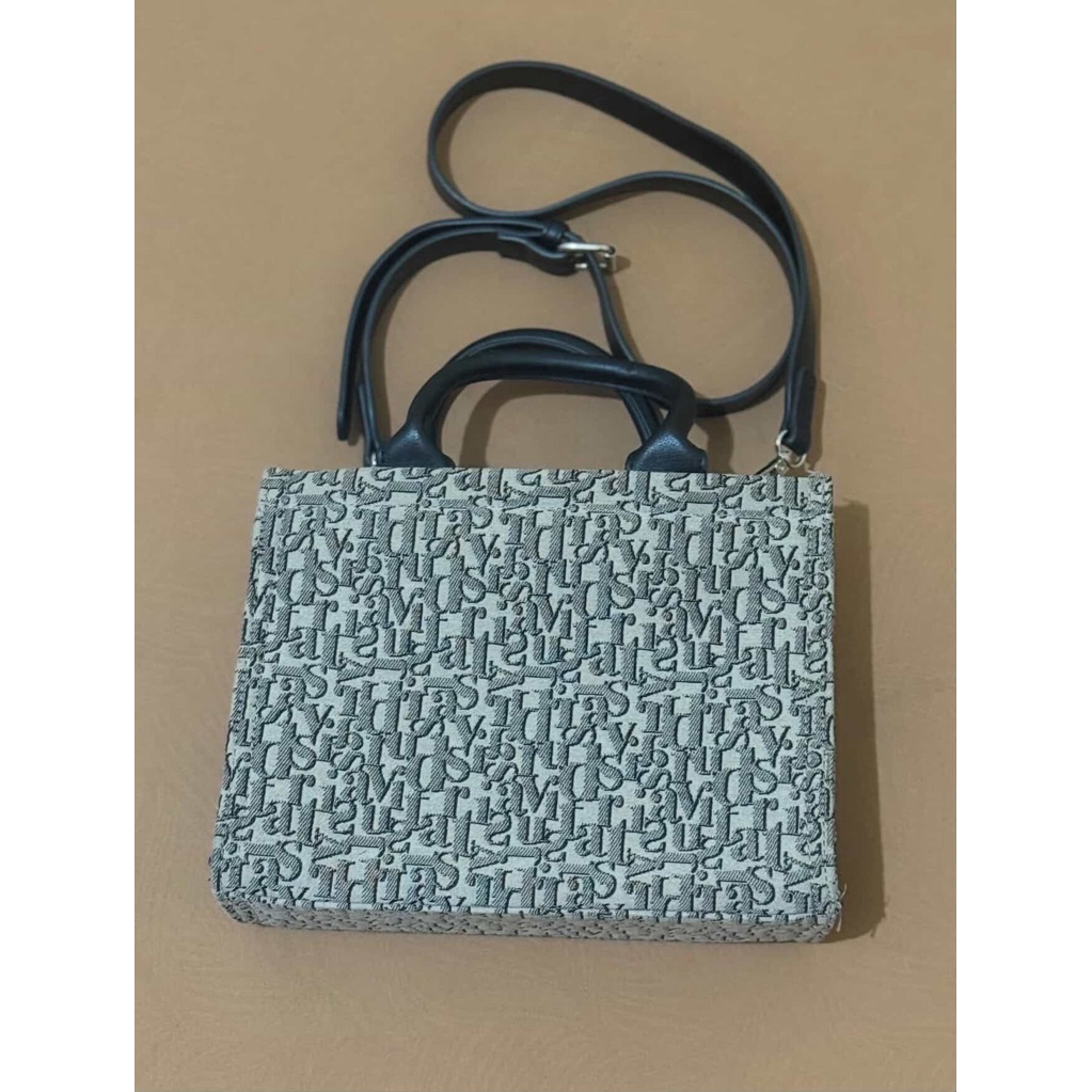 PRELOVED TAS STRADIVARIUS