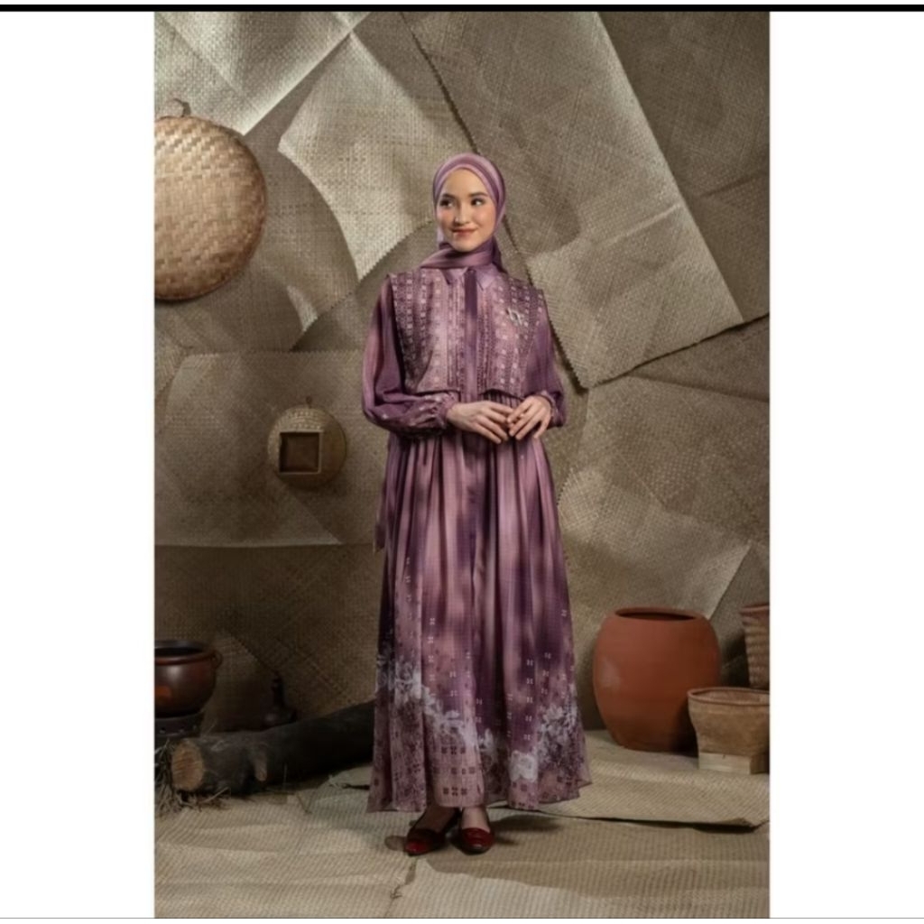 READY NIANA DRESS WEARING KLAMBY