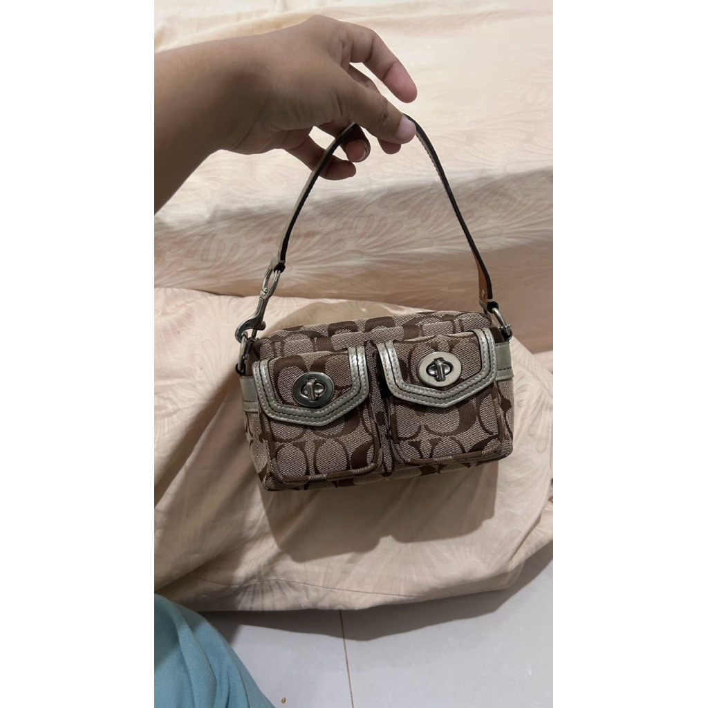 Coach mini legacy dual turnlock