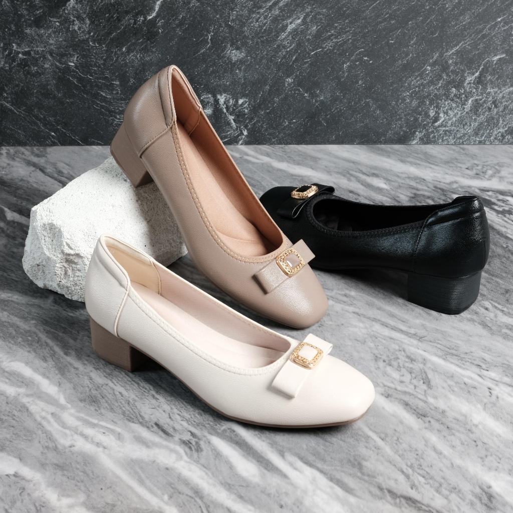 Peter Keiza Sepatu Wanita Pantofel Berpita Brooch Bahan Matte Tinggi 3cm EC01-01