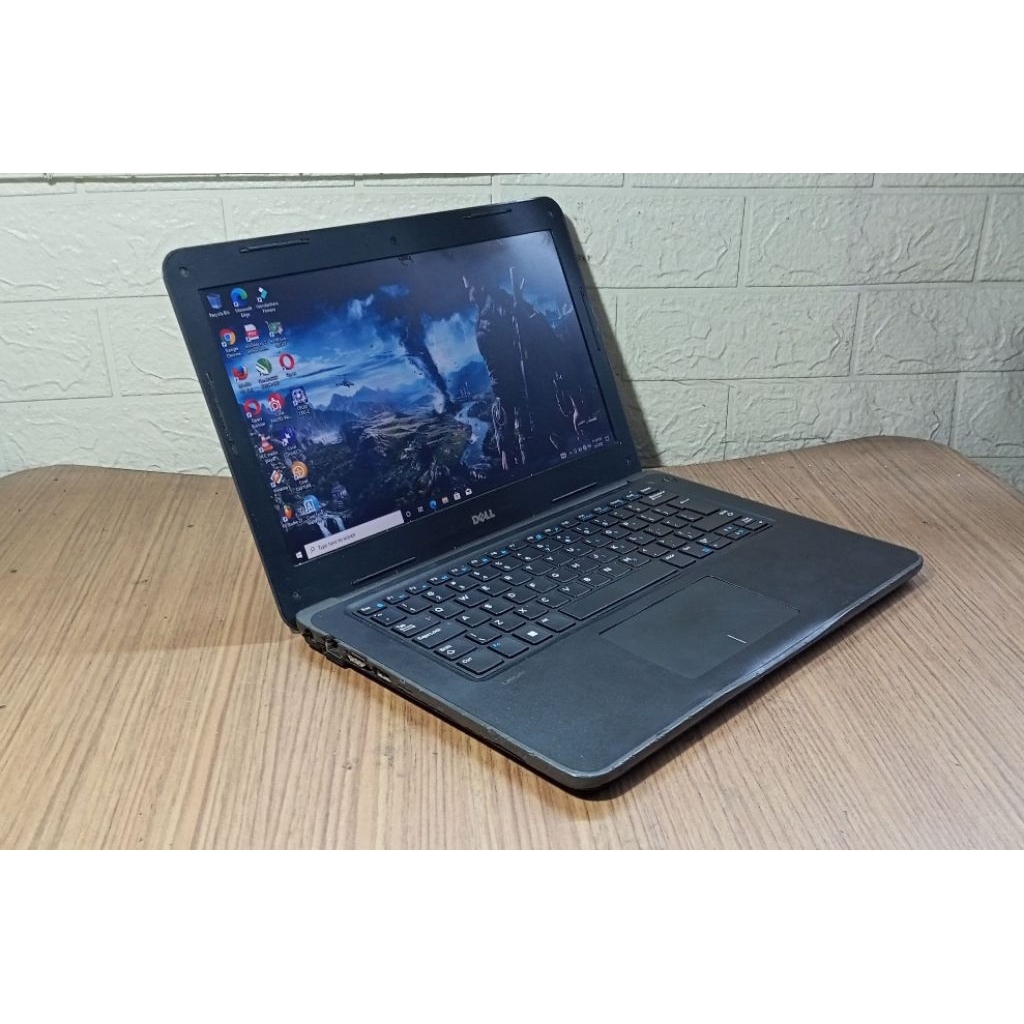 Leptop DELL LATITUDE core i5 7200u Ram4GB SSD256GB