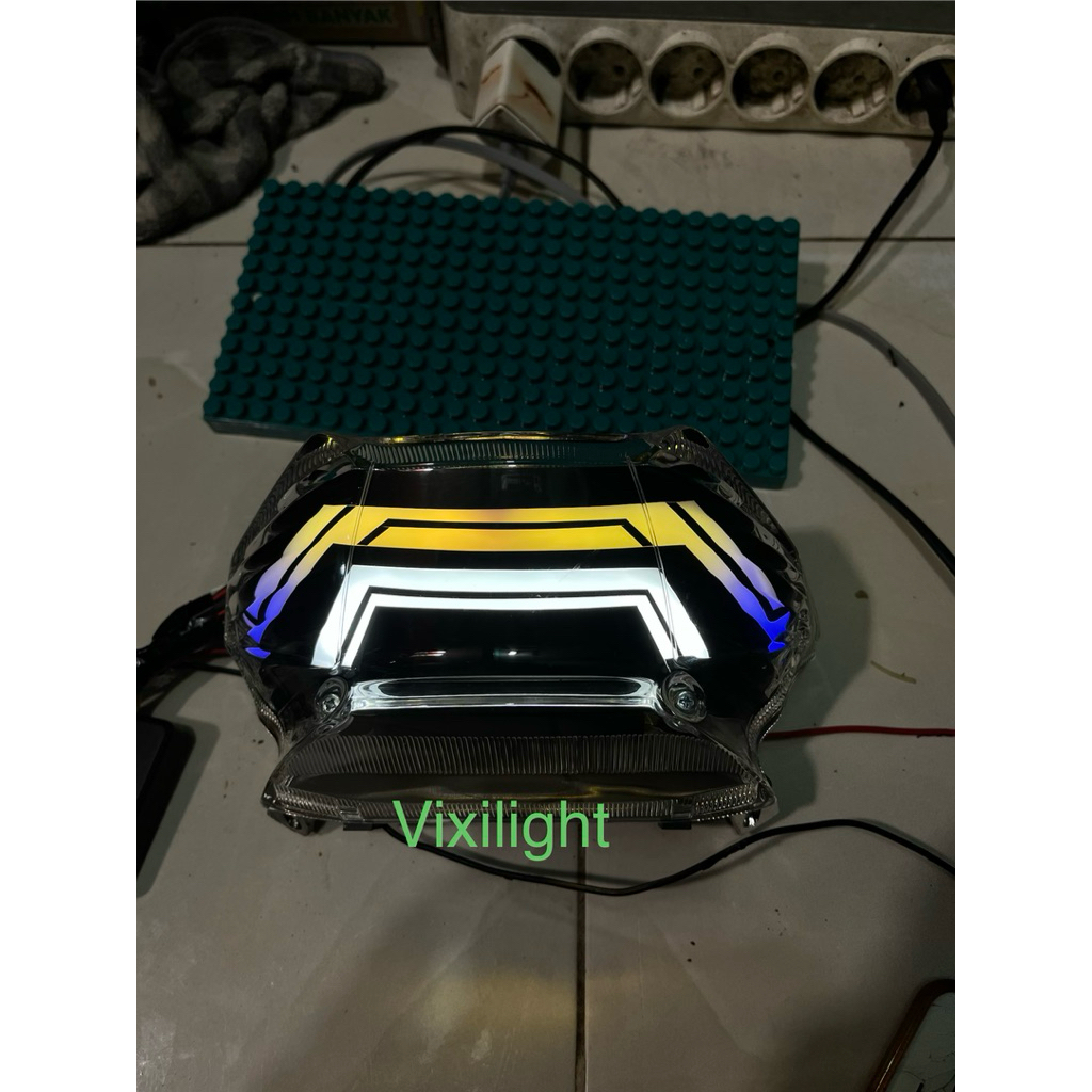 LAMPU BELAKANG YAMAHA MIO SMILE/SPORTY CUSTOM RGB BLUETOOTH WELCOME SENJA PNP SOKET TINGGAL COLOK AJ