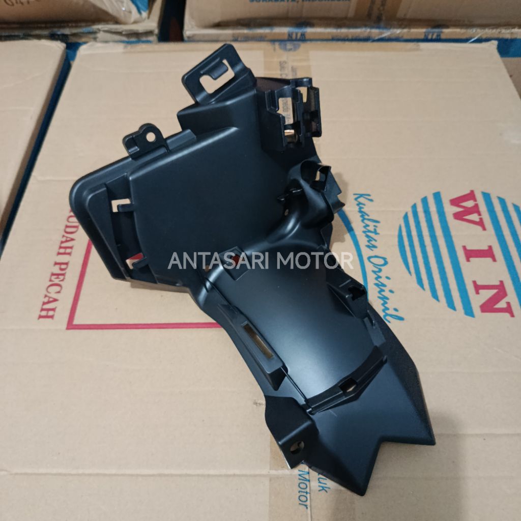 SPAKBOR SLEBOR BELAKANG BAGIAN BAWAH SAMBUNGAN SPAKBOR BELAKANG VARIO 150 2018 VARIO 125 2018 REAR F