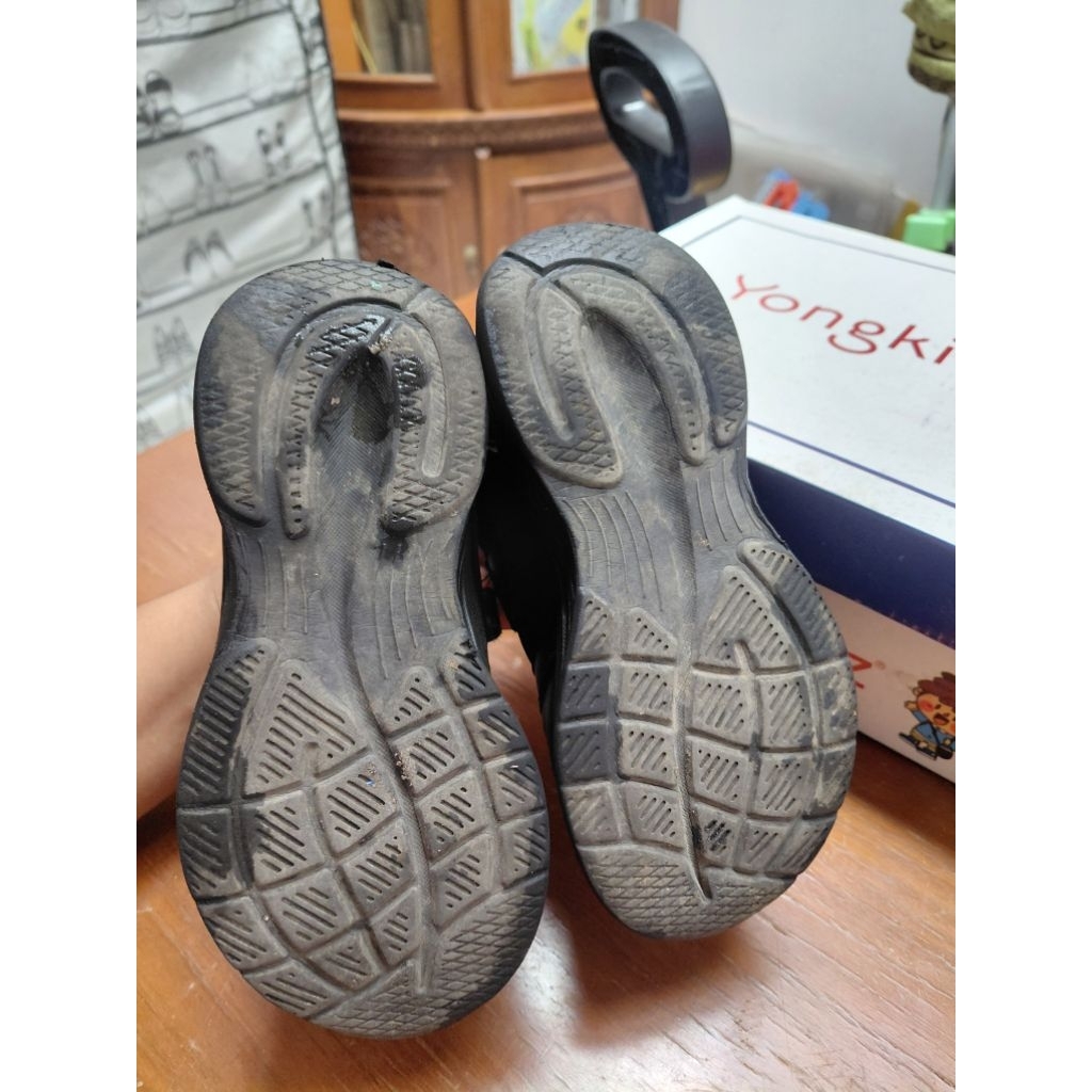 sepatu yongkidz