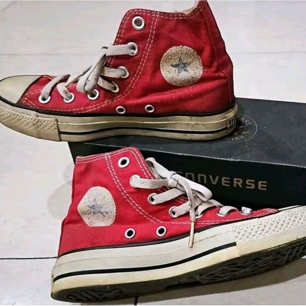 sepatu converse chuck wanita size 35 insole 22,5cm warna merah Converse  original bekas pakai prelov