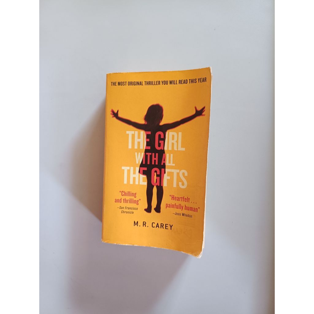 THE GIRL WITH ALL THE GIFTS - M. R. CAREY (ORIGINAL, ENGLISH)