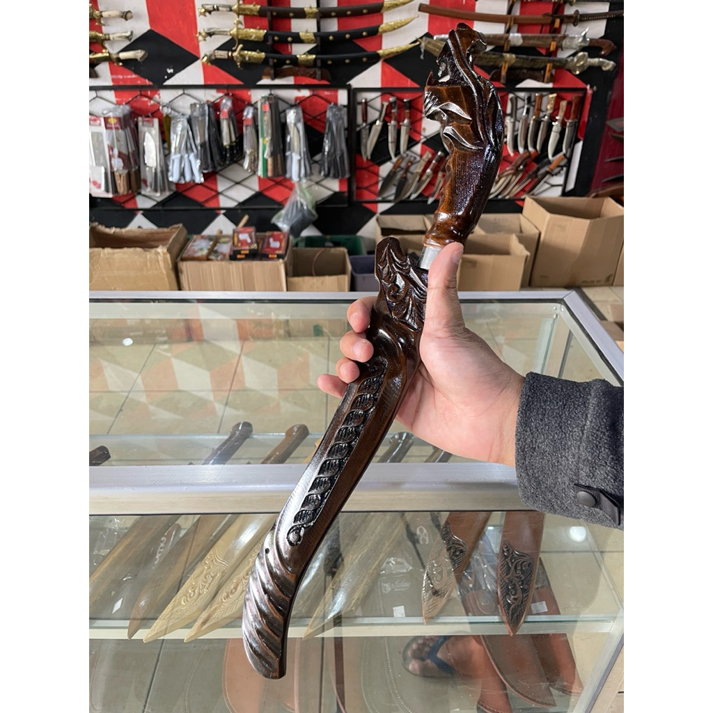 PISAU SULAWESI UKIR NAGA