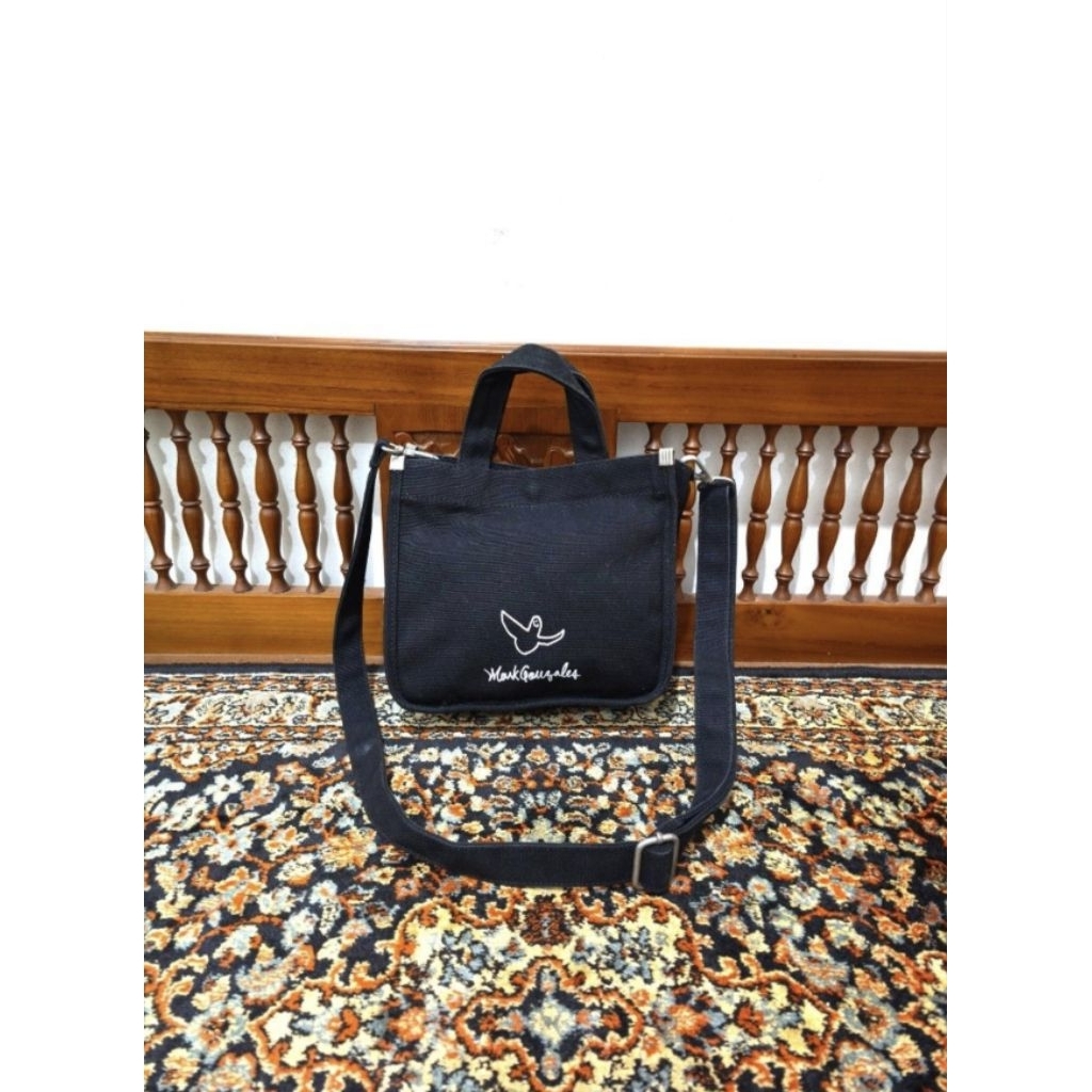 Tas Sling bag mark Gonzales