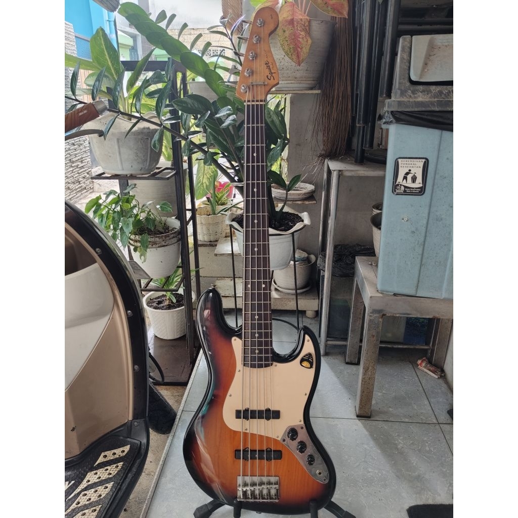 Squier Jazz Bass 5 String Affinity Original