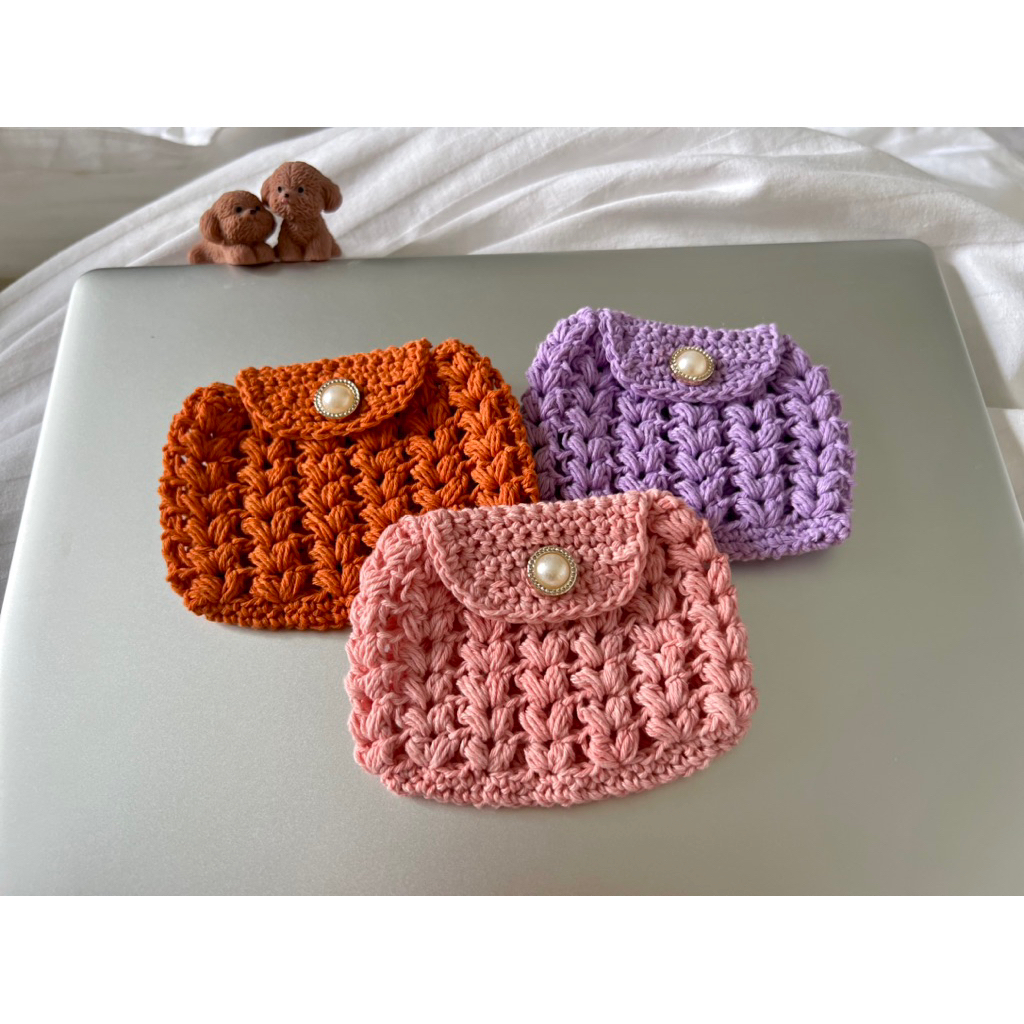 Mini Crochet Pouch Handmade Aesthetic | Dompet Koin Rajut Mini Lucu dengan Kancing Mutiara | Tempat 