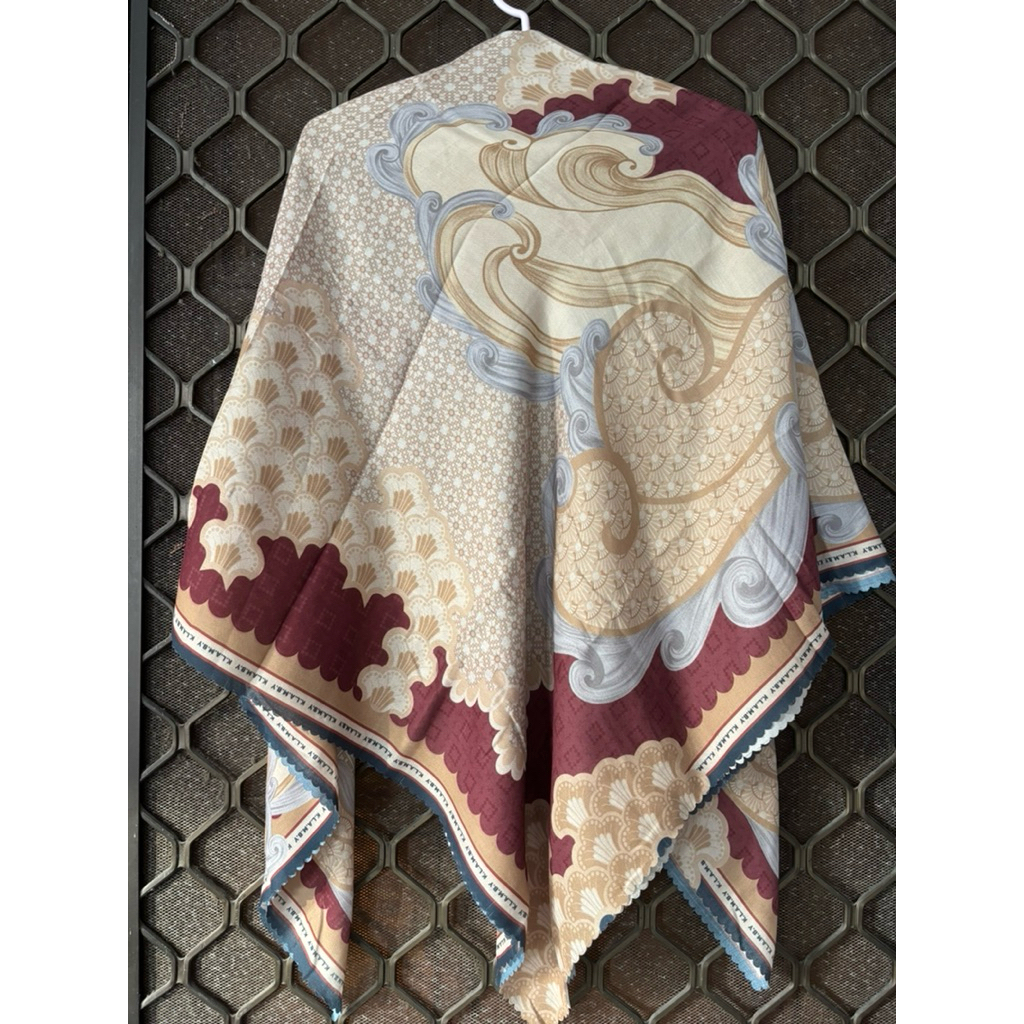 wearing klamby/preloved/jilbab segi empat/voal/hijab/jilbab lebaran