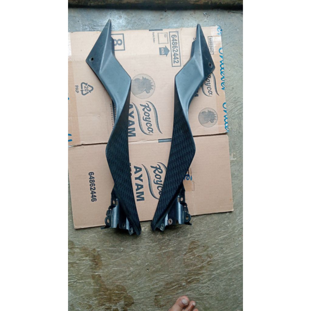 cover sambungan body bawah tangki ninja 250 fi old ORI bekas