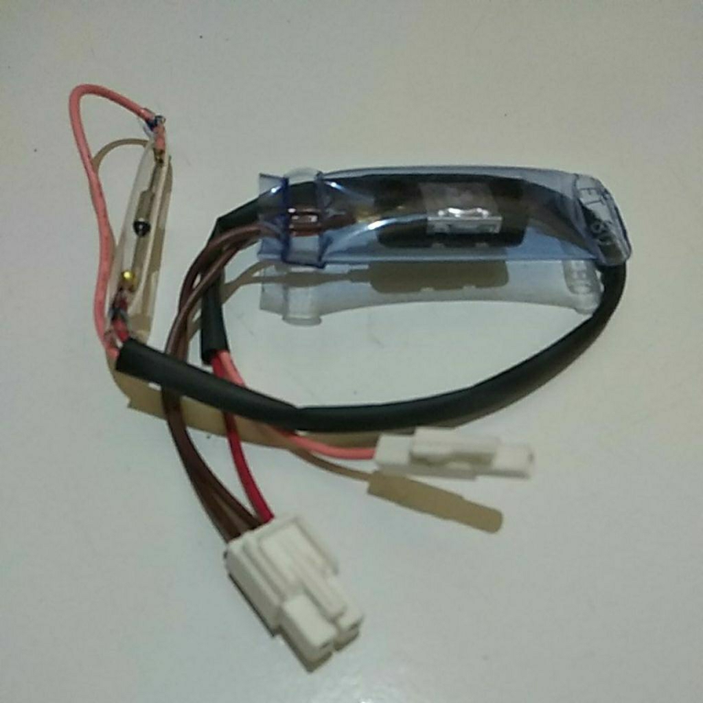 Pius kulkas SHARP 2pintu