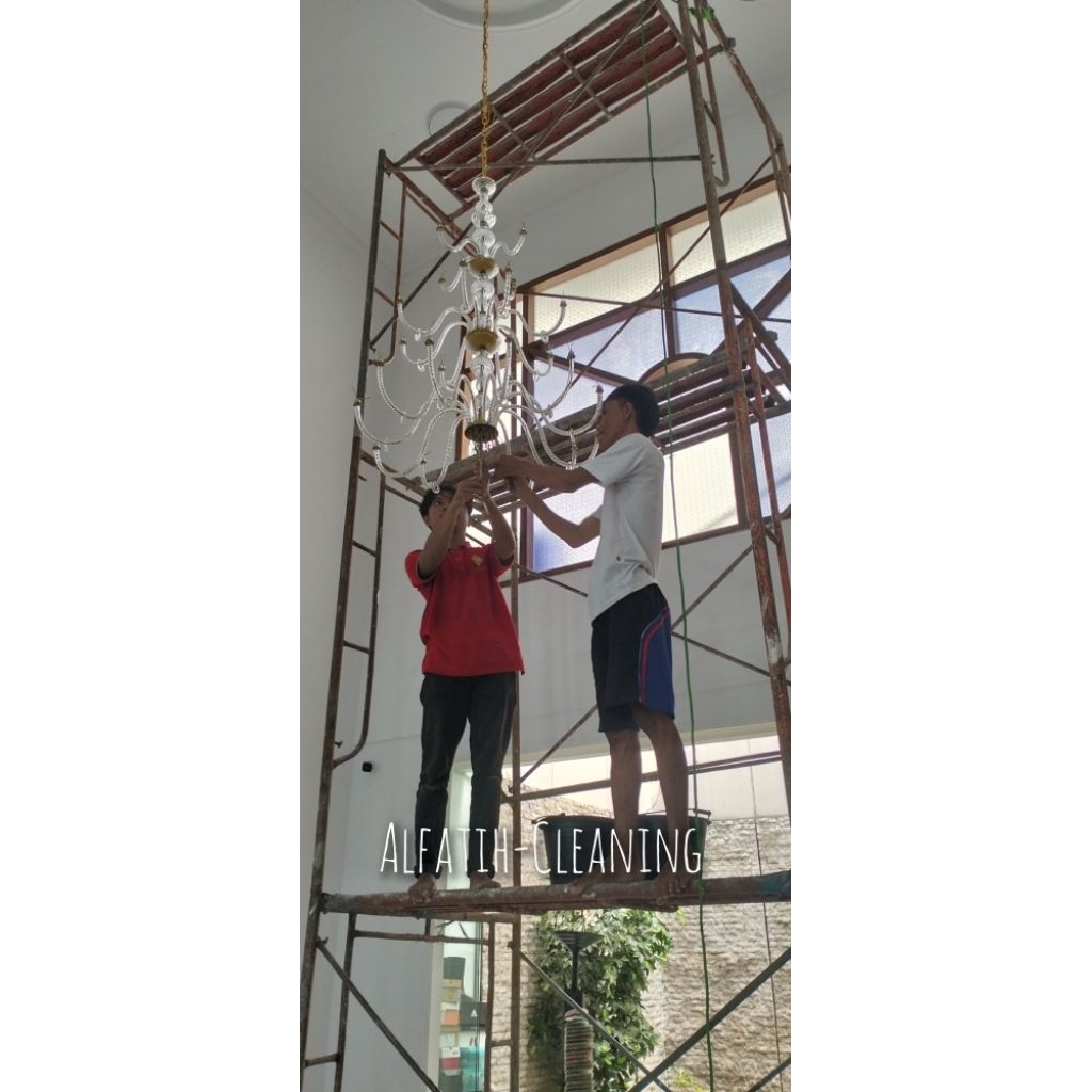 JASA BONGKAR PASANG LAMPU GANTUNG