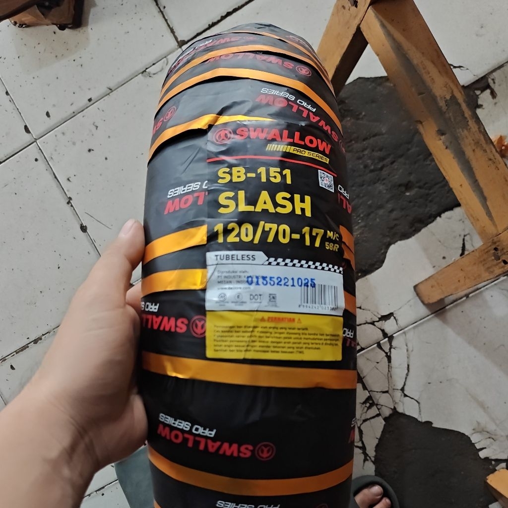 ban luar swallow tubeless 120/70-17 slash sb151