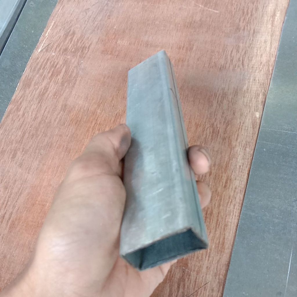 Hollow Galvanis 2x4 tebal 1mm