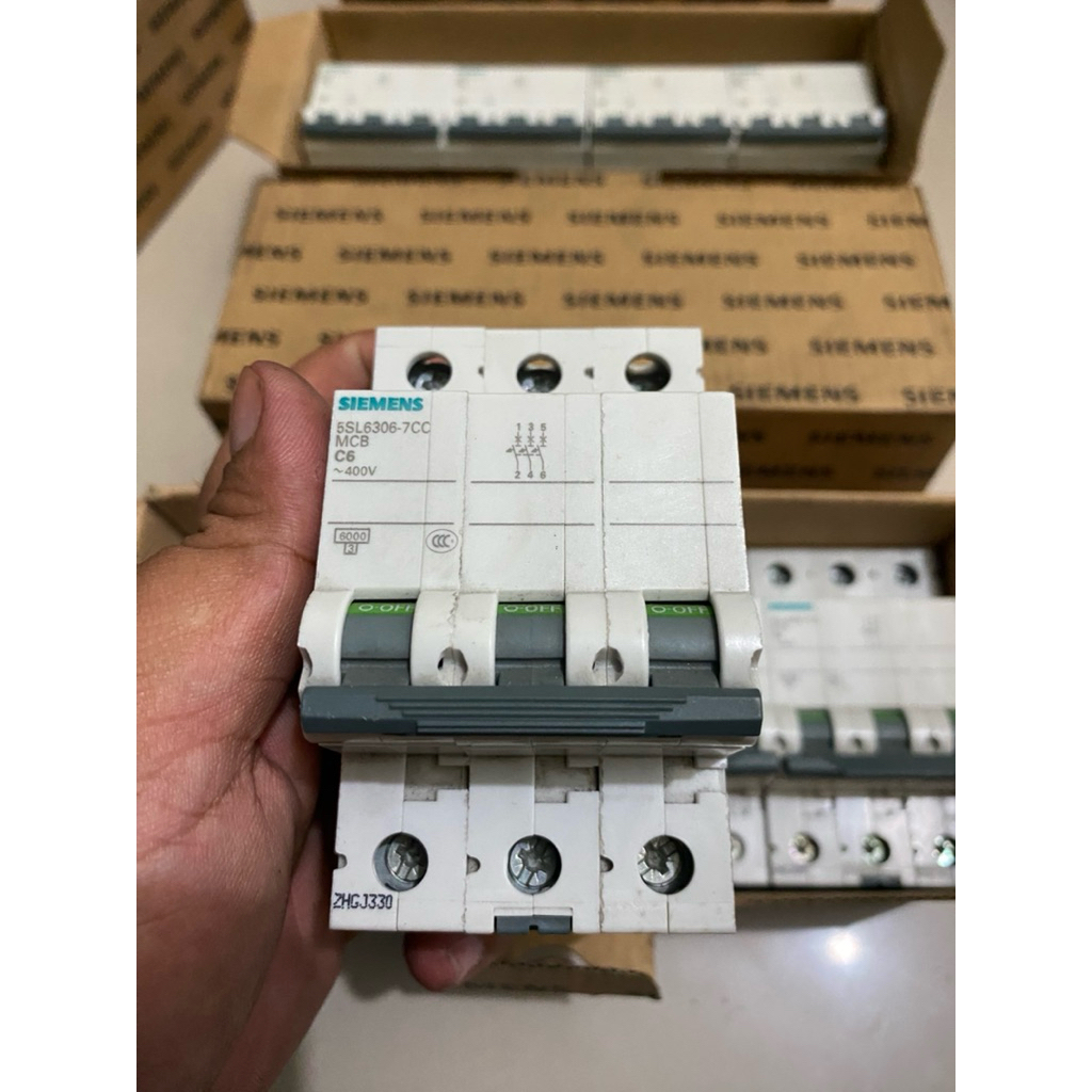 MCB SIEMENS  3P    6A , 50A  BARU GRESSS