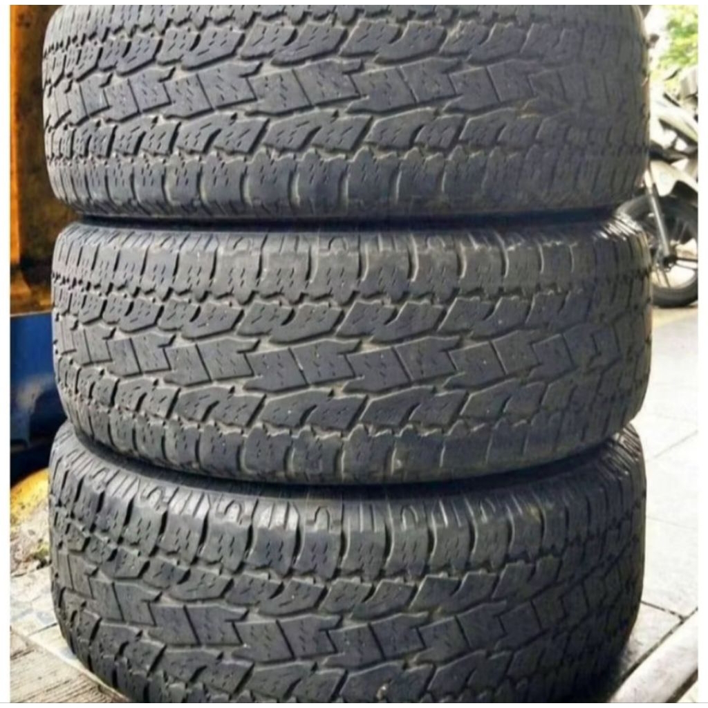 Ban Mobil Copotan Ring 20 Yokohama 275/55 R20 Second Tubles