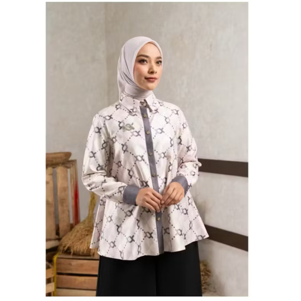 Wearing Klamby Calya Shirt  Pavement Size S NEW lengkap box