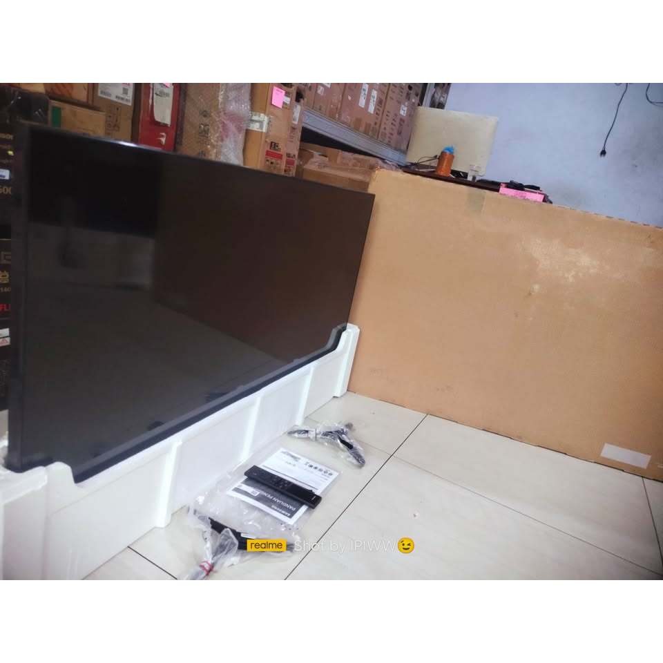 TV LED 43 inci 4K UHD SMART TV Youtube Digital TV Kondisi bekas pemakaian masih segel 4011F