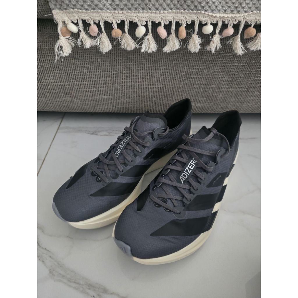 Adidas Adizero Takumi Sen 11 Size US 10,5. 44 2/3 BNIB