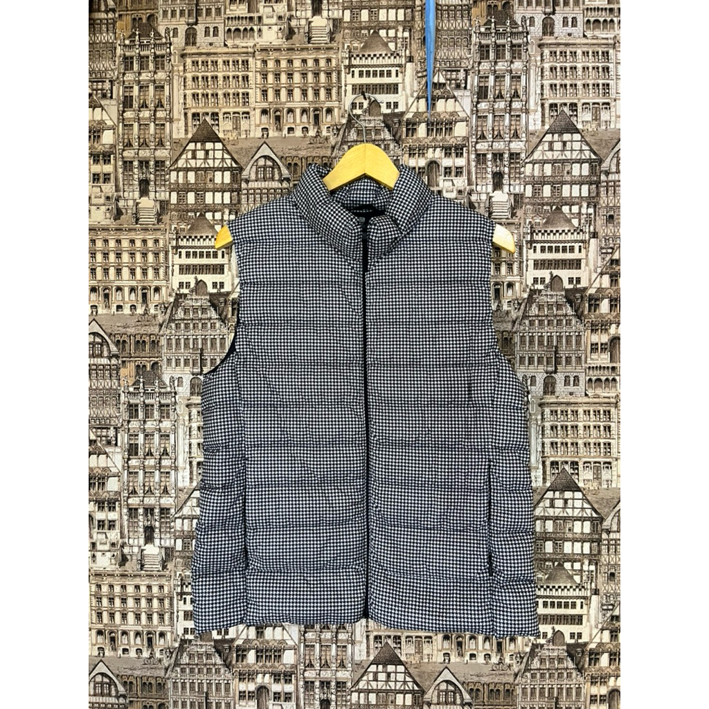 Preloved Vest Uniqlo Ultra Light Down_Kotak Kotak