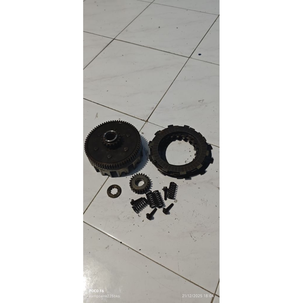 rumah kopling sekunder+gigi primer scorpio