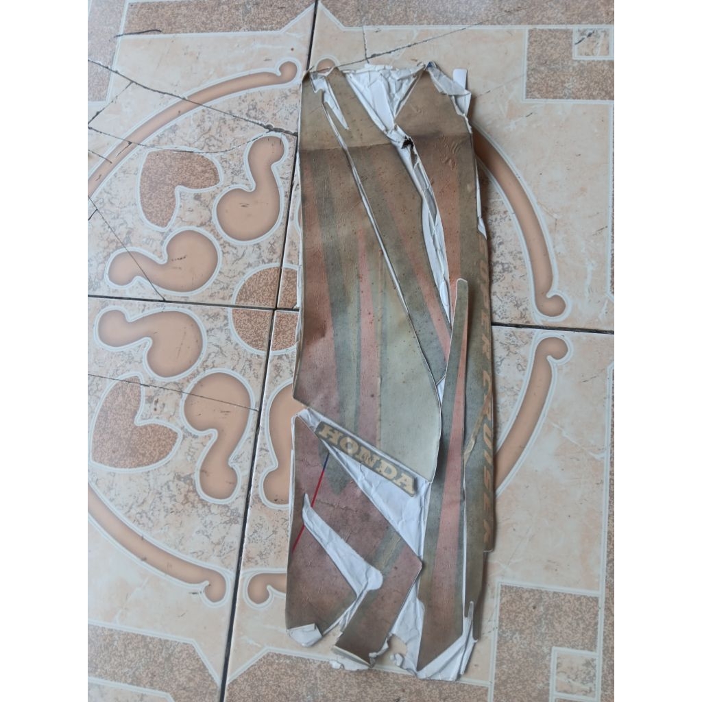 stiker striping body honda tiger lama (2000) hitam merah silver
