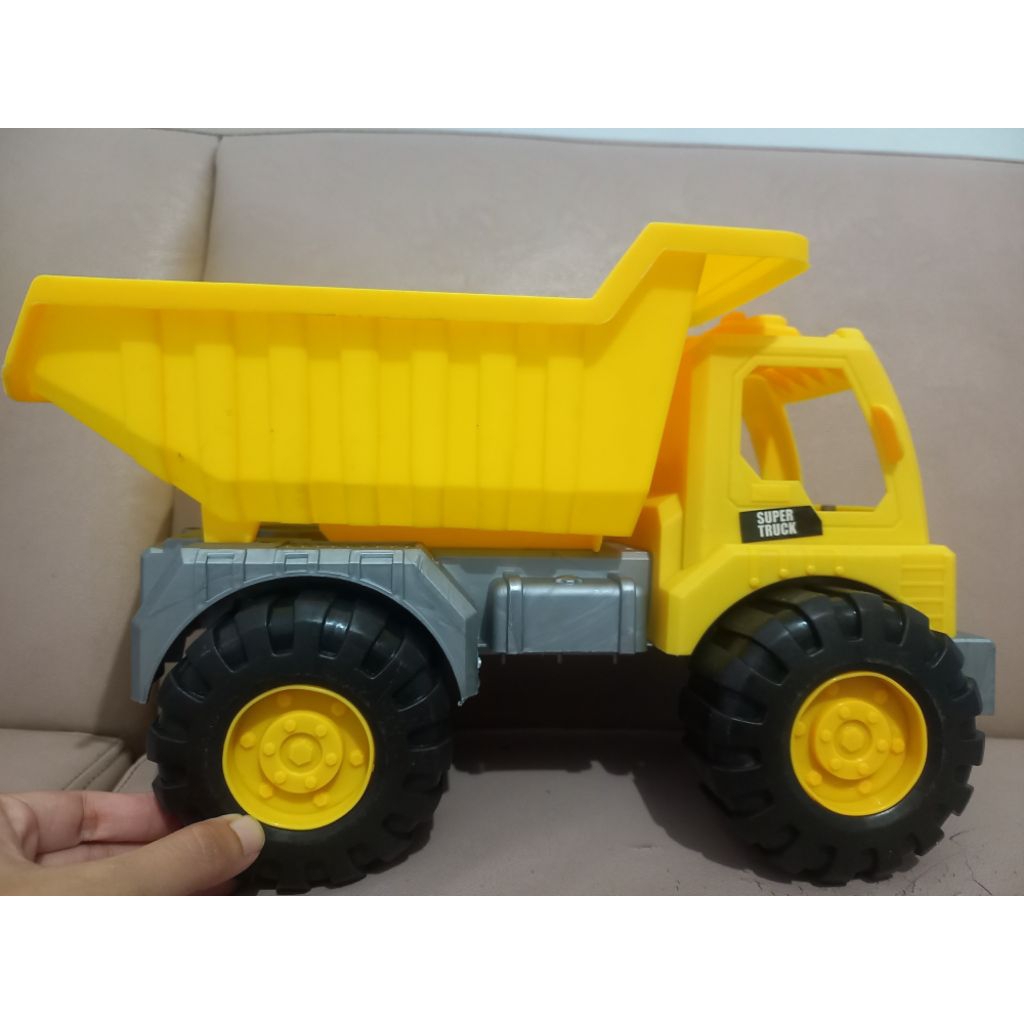 Mainan anak mobil (Preloved)