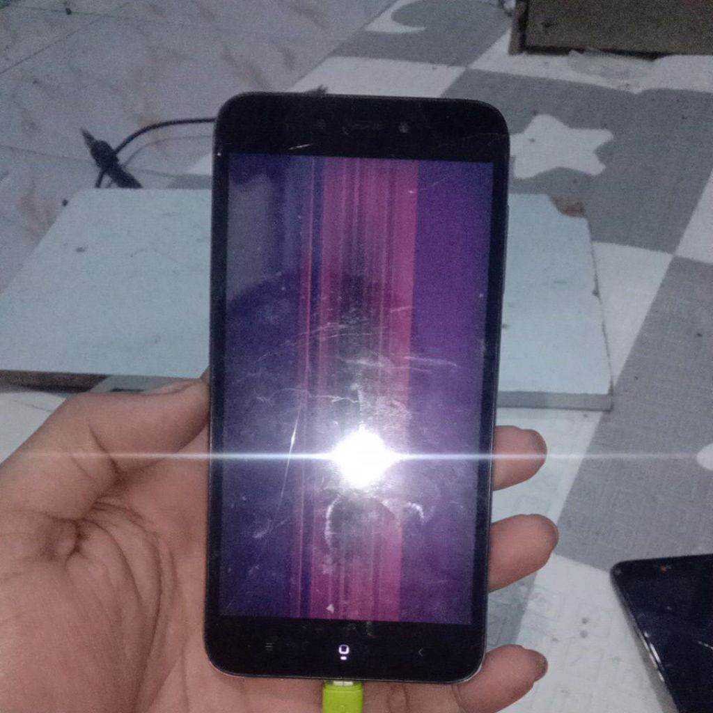 redmi5a/minus lcd lainya normal