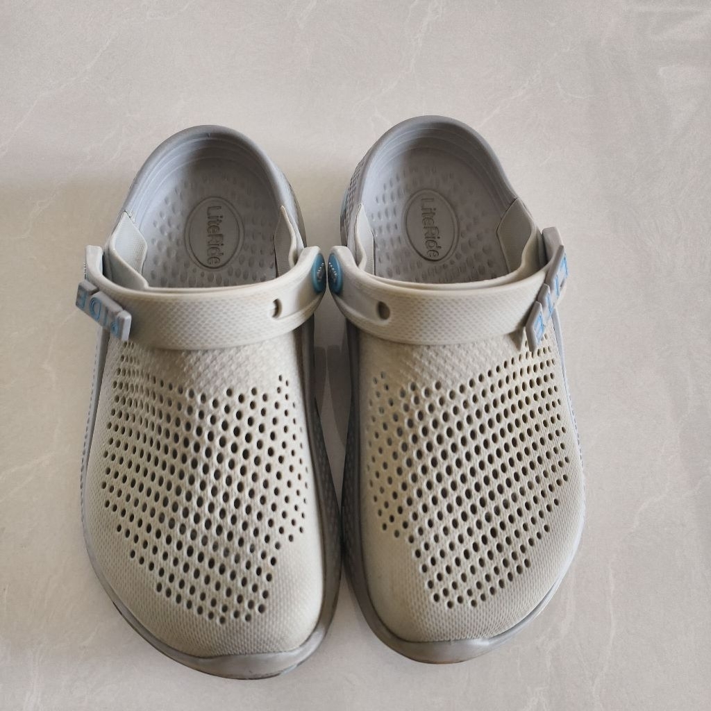 Preloved Sandal Crocs LiteRide