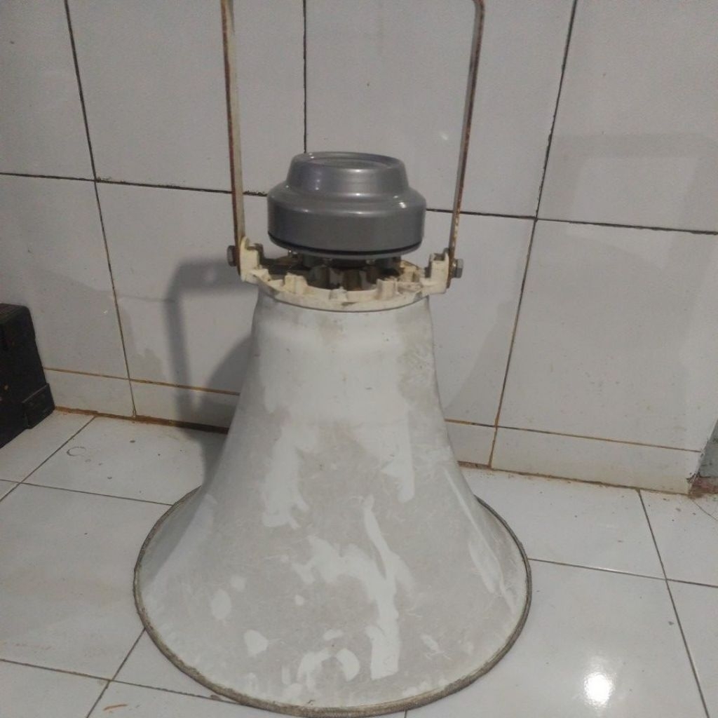 SPEAKER TOA 200 WATT BEKAS