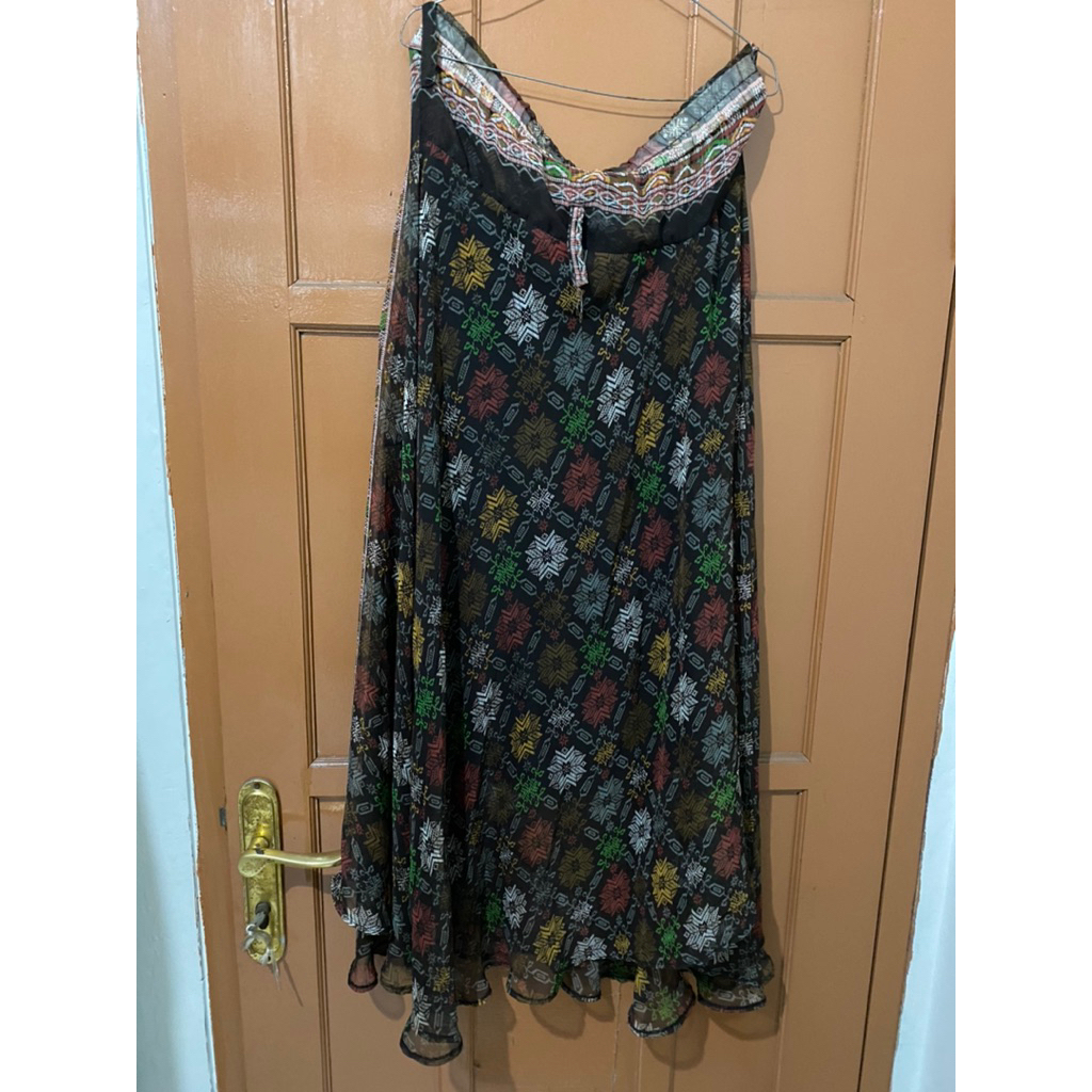 Preloved Rok Wanita Etnik