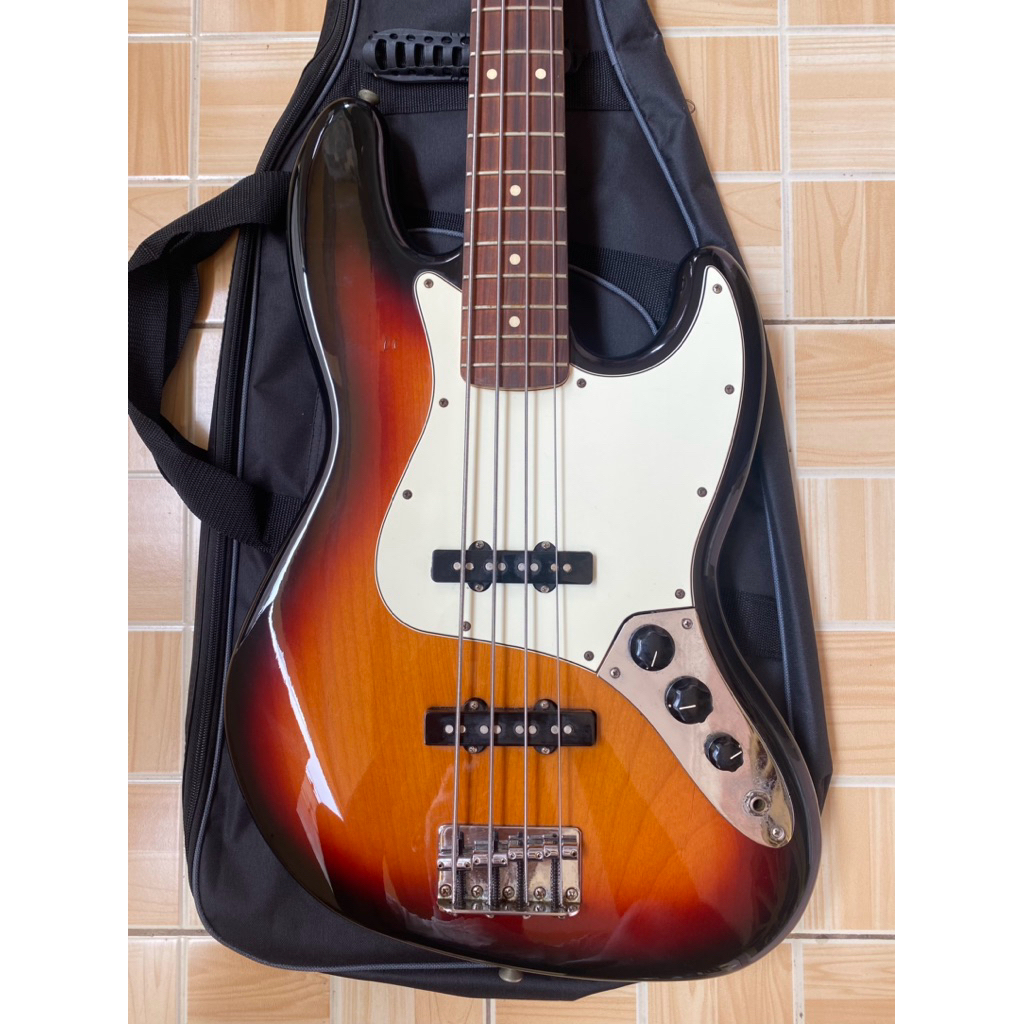 Bass Fender Jazz Bass Standard Made in Mexico 2017