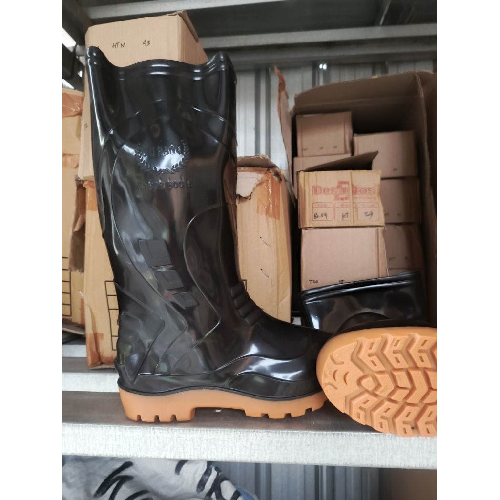SEPATU BOOT PERTANIAN PERTENAKAN LCR yu bang size 40-44