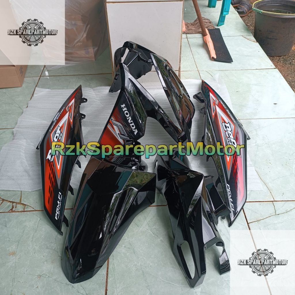 Cover full set body halus honda beat fi 2013 2014 starter kasar plus striping/Beat fi hitam