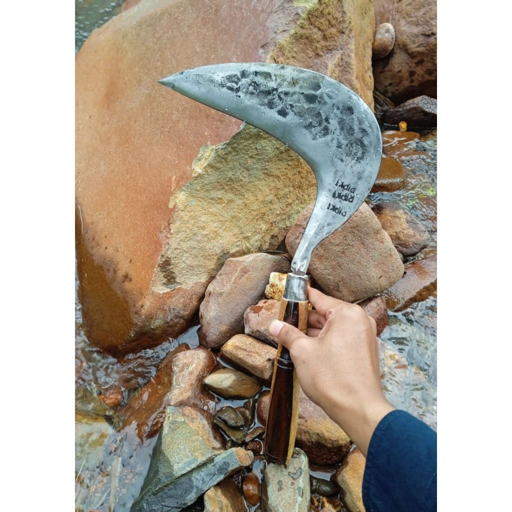 Arit Baja per asli perkakas kebun pengaritan rumput jadi kokoh dan awet