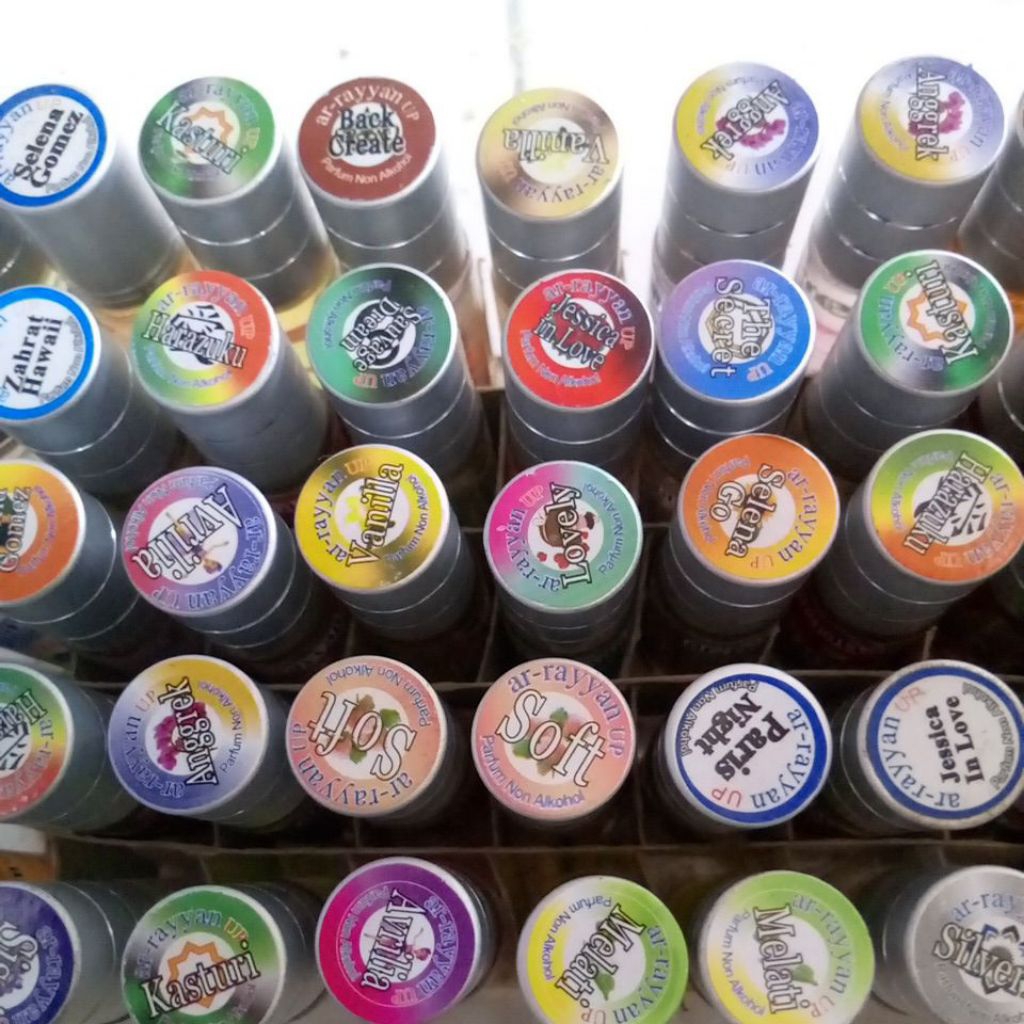 Parfum Ar-Rayyan Roll On Non Alkohol 7.5ml - Wangi Tahan Lama, Aman untuk Shalat, Praktis Dibawa