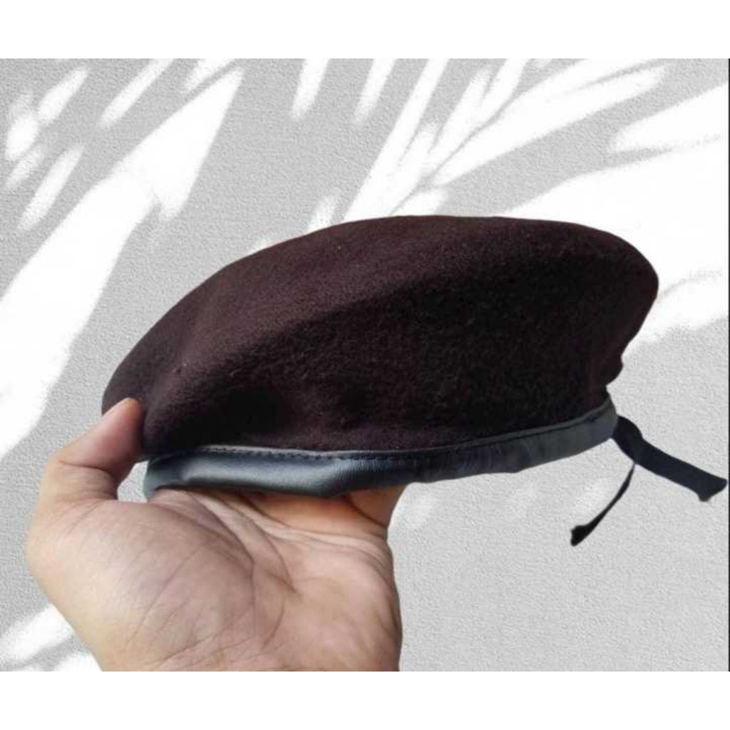 topi baret pramuka laki-laki