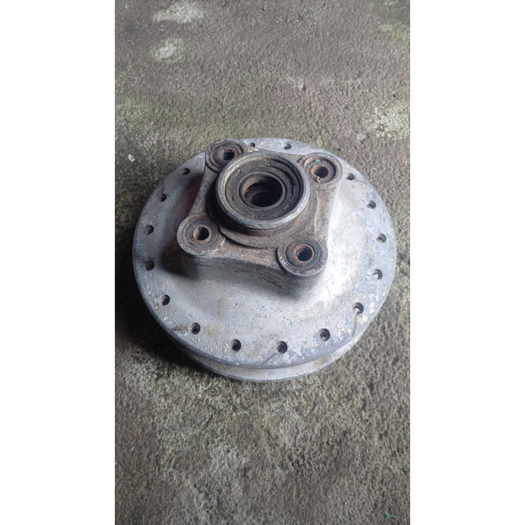 Tromol Belakang GL100