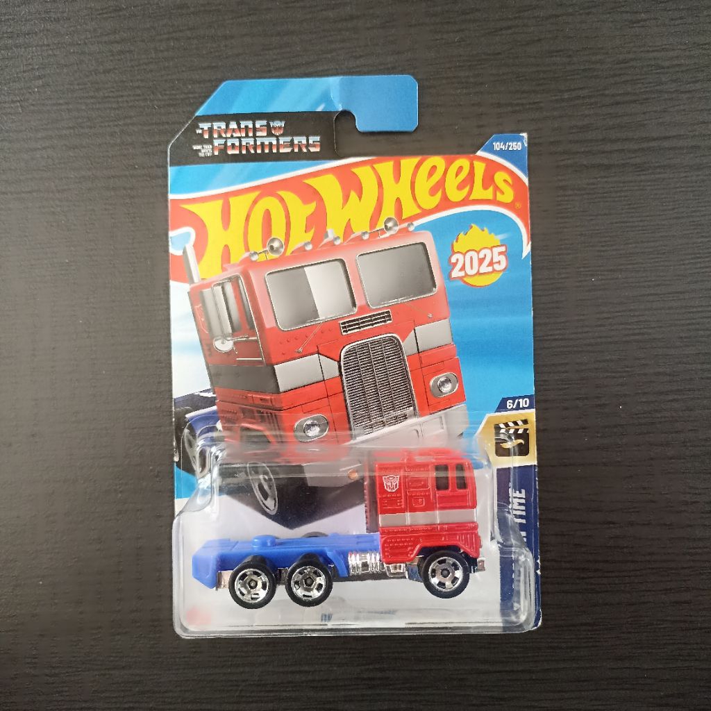 Hotwheels Optimus prime